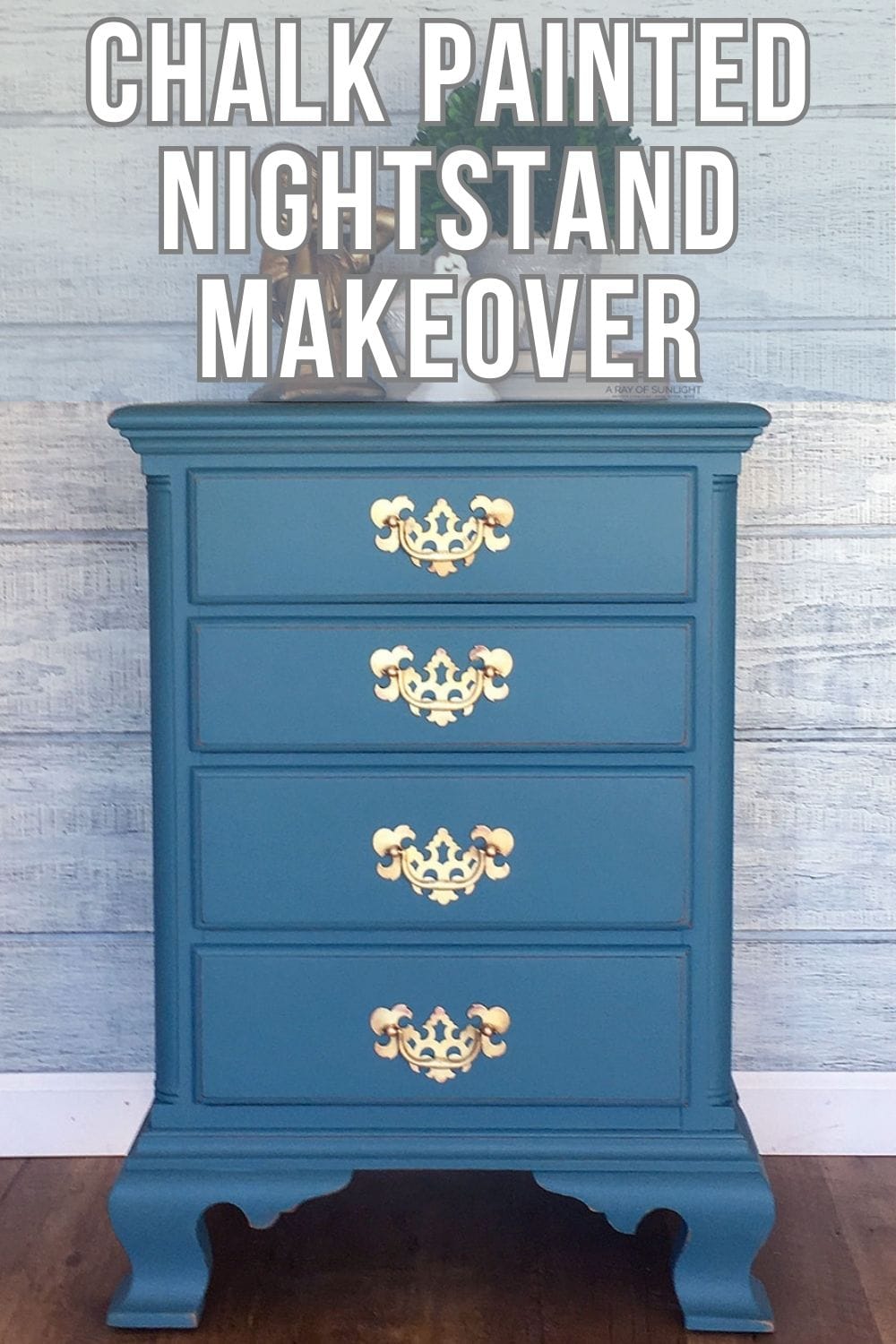 Chalk Painted Nightstand Makeover