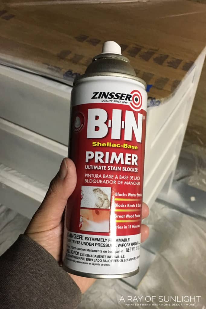 bin shellac based primer in a spray can
