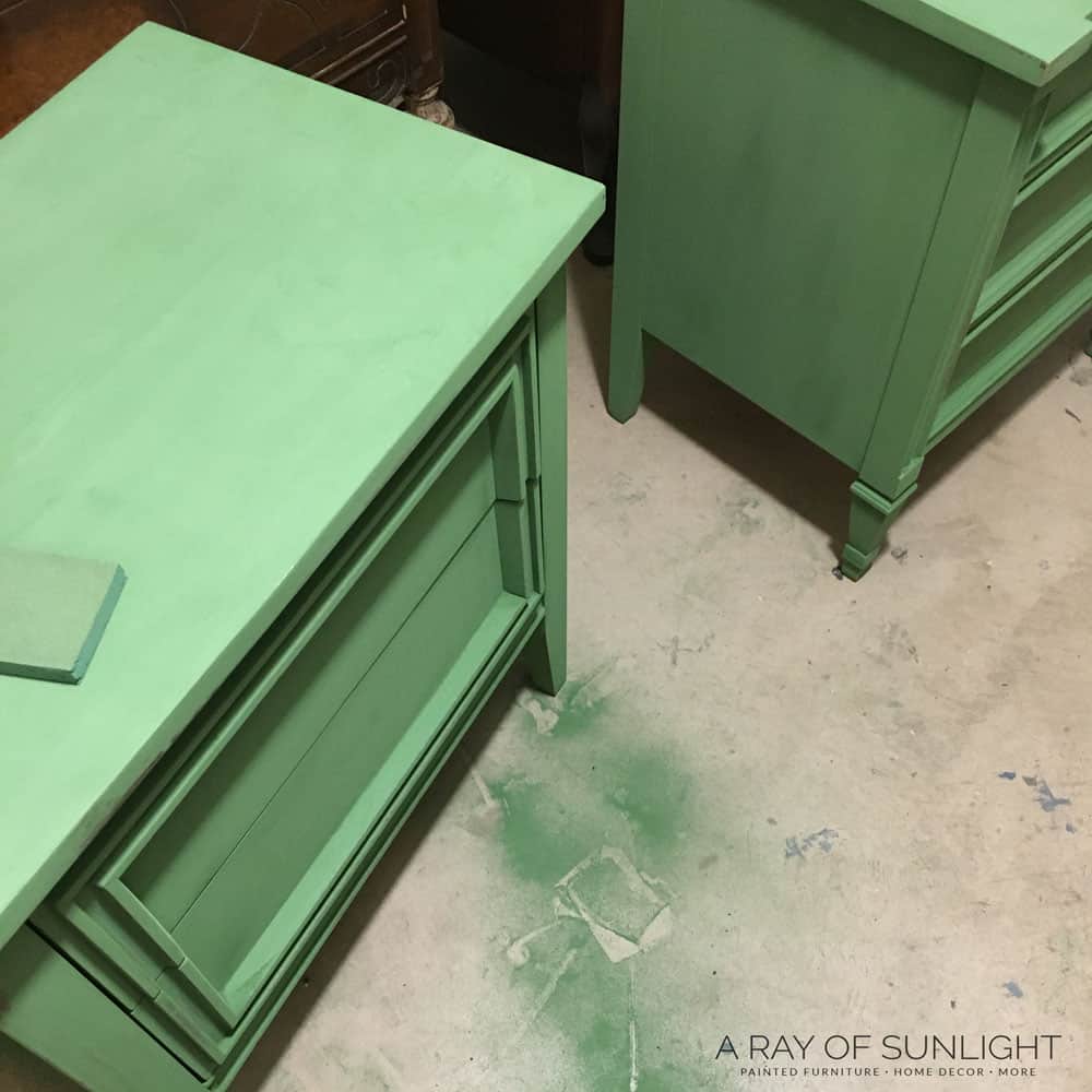 how to distress milk paint