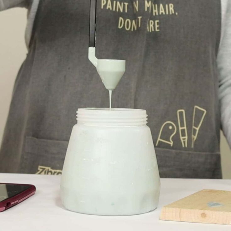 thinning chalk paint in wagner paint sprayer with viscosity cup