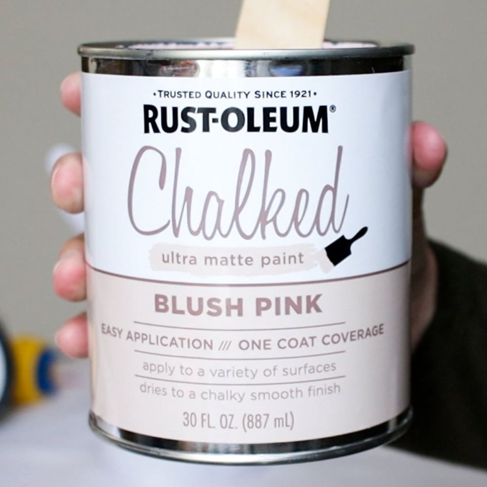 photo of Rustoleum chalk paint in a can
