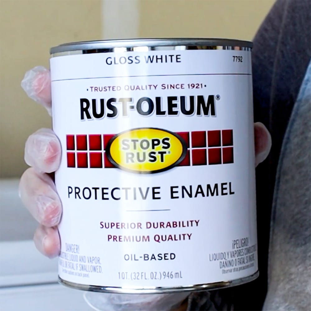 photo of high gloss oil based paint in a can