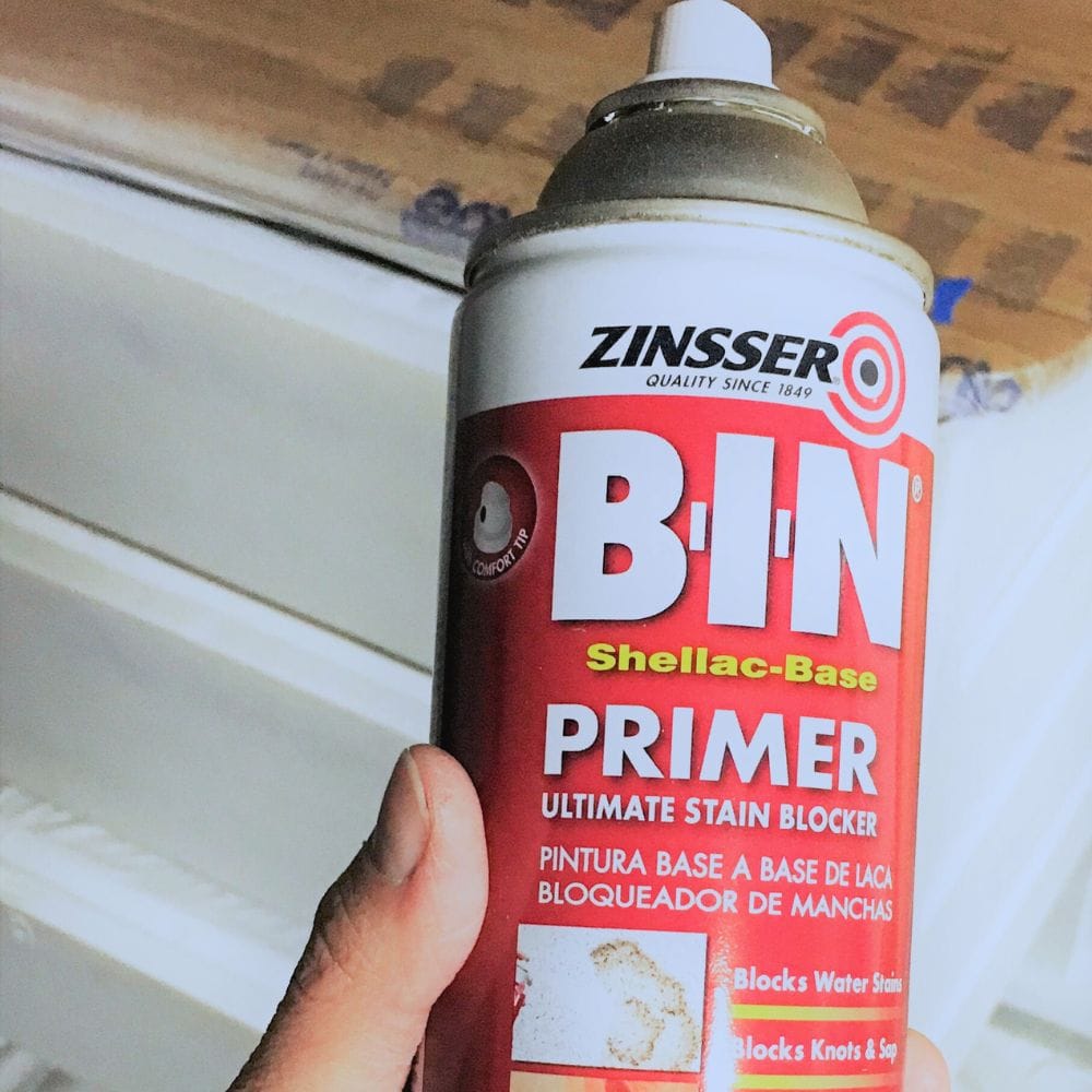 photo of bin shellac primer in a spray can