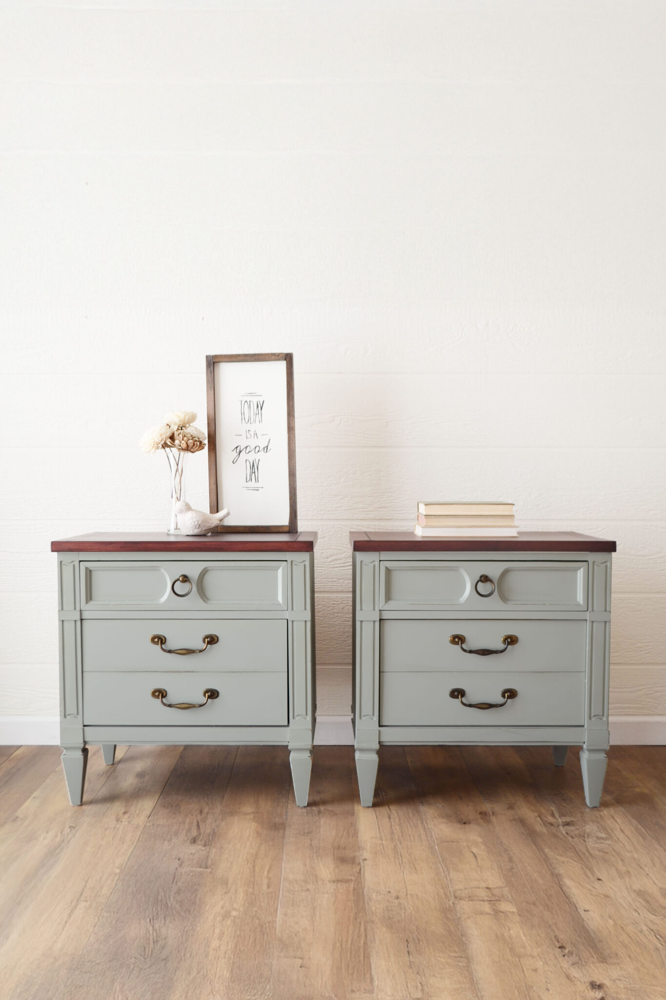 How to Paint Wood Nightstands